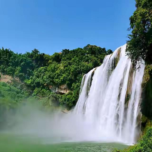 贵州四大顶流景点，去过2个算合格。我数了数自己，刚好卡线。但合格这个词，仔细