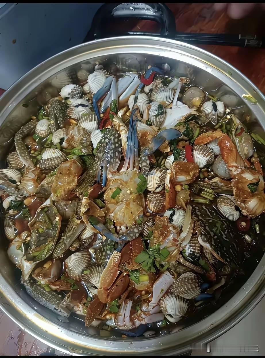 一个敢做，一个敢吃。真是太牛了