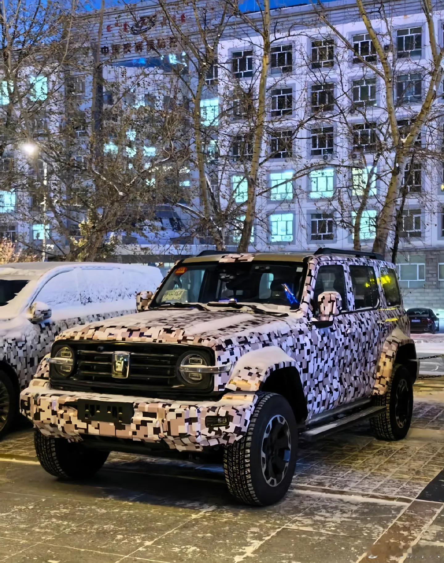 新款坦克300真的脱胎换骨了！这不是虎克版，就是新款坦克300，你看前悬挂还是铝