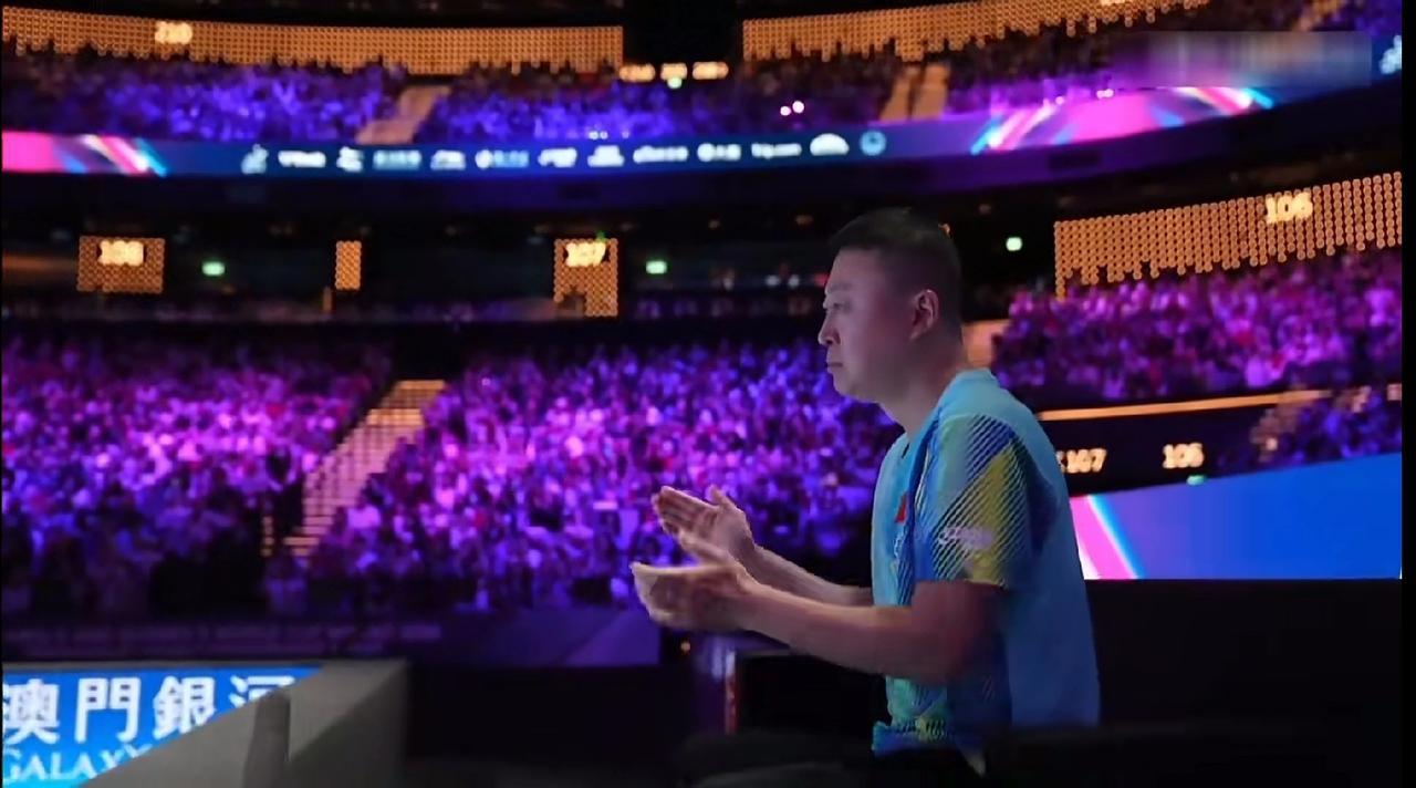 孙颖莎战胜了汉林高达，最高兴的不是孙颖莎，也不是邱贻可，而是一直在教练席上的