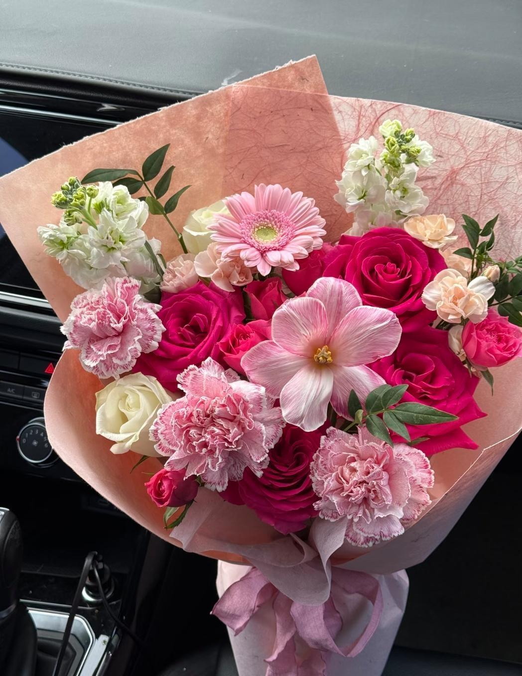 现在的妈妈变聪明了，一旦子女决定不结婚不生孩子，第一要做的不是催婚催生，而是对子