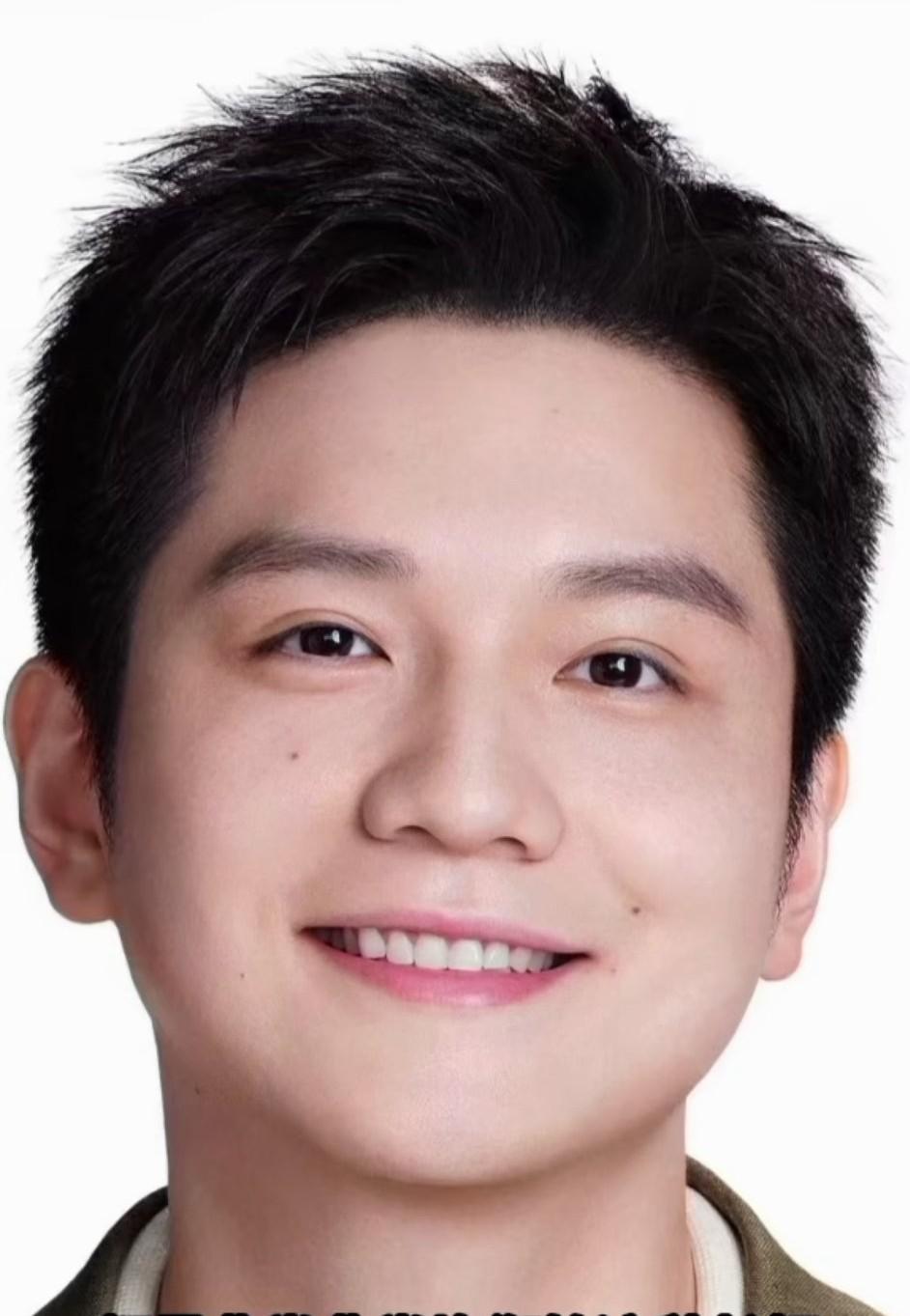 樊振东的面相是人间稀有的面相，天生一副好面相，天庭饱满，地阁方圆，实乃福泽深厚之