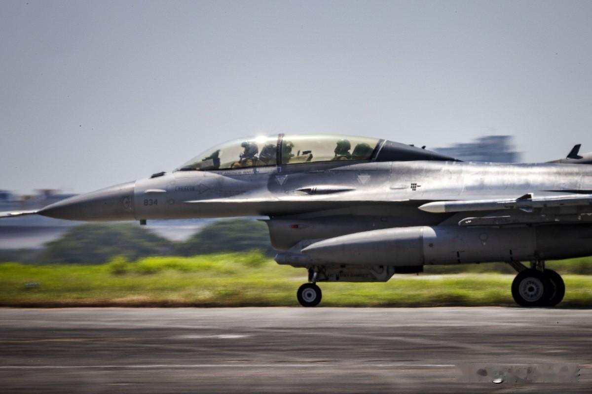 “F-16斩首+VT4平推”，泰军用一场教科书式空地一体战，把柬埔寨的脊梁骨打断