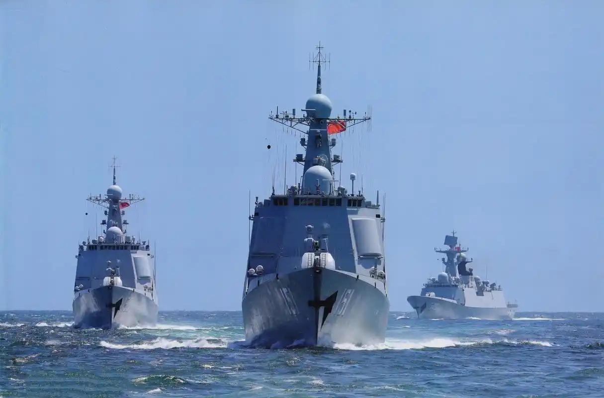 外媒也注意到，我们动手了！美日菲刚演习结束，解放军就出动了！7月25日，根据法新