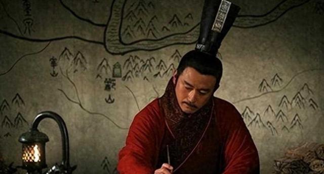 战国纷争，秦国积弱，商鞅入秦变法，以铁血手段重塑国制。他的思想穿透两千余年，至今