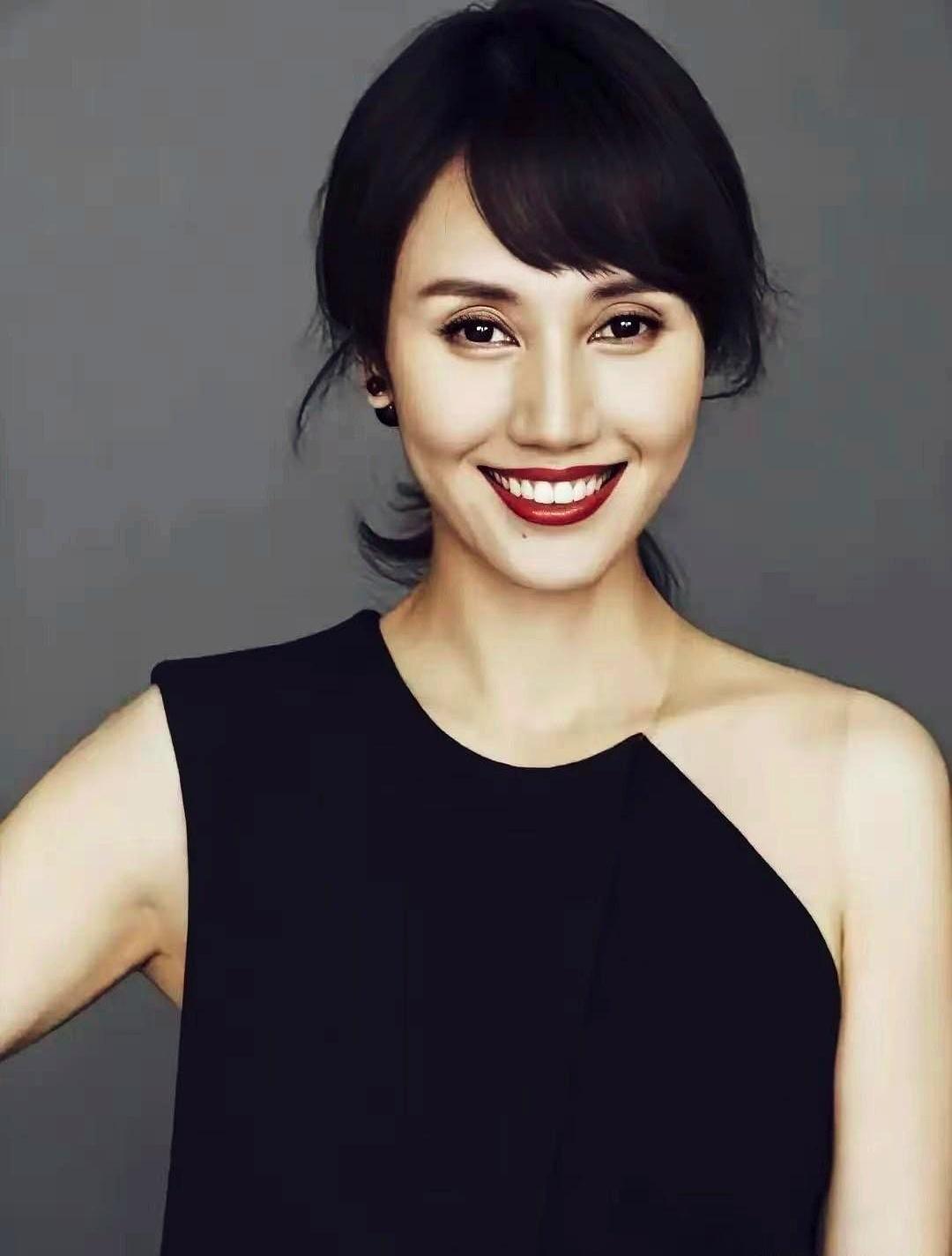 你以为奥黛丽·赫本是全世界最美的女人？错。她是公认的审美天花板，拿过美国电