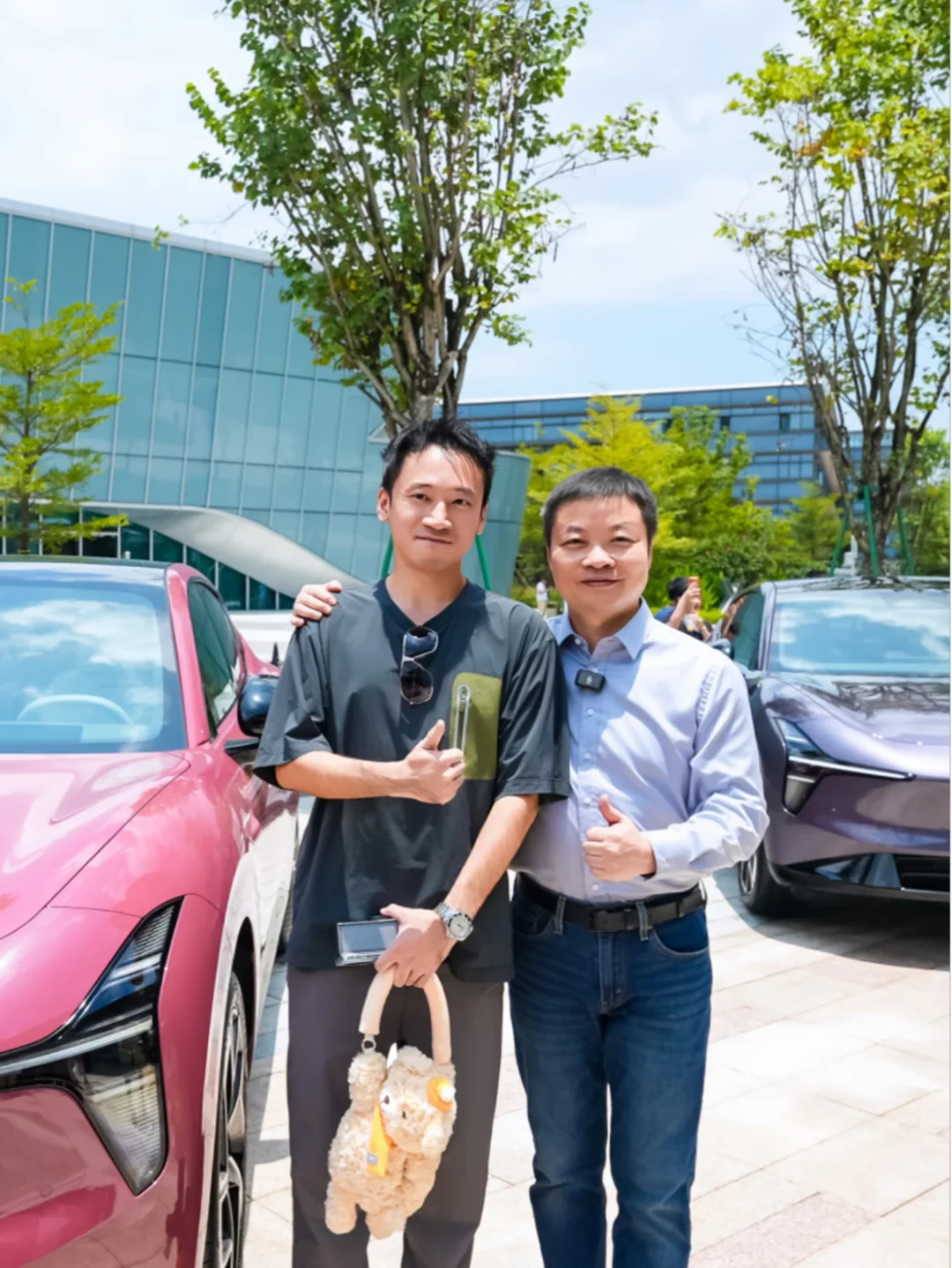 啊！何小鹏亲自交车给我了！
