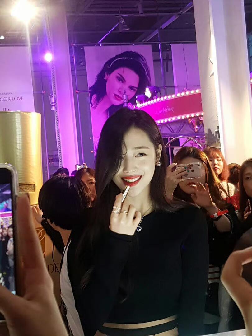 崔雪莉生前的生图好美啊，可惜了……