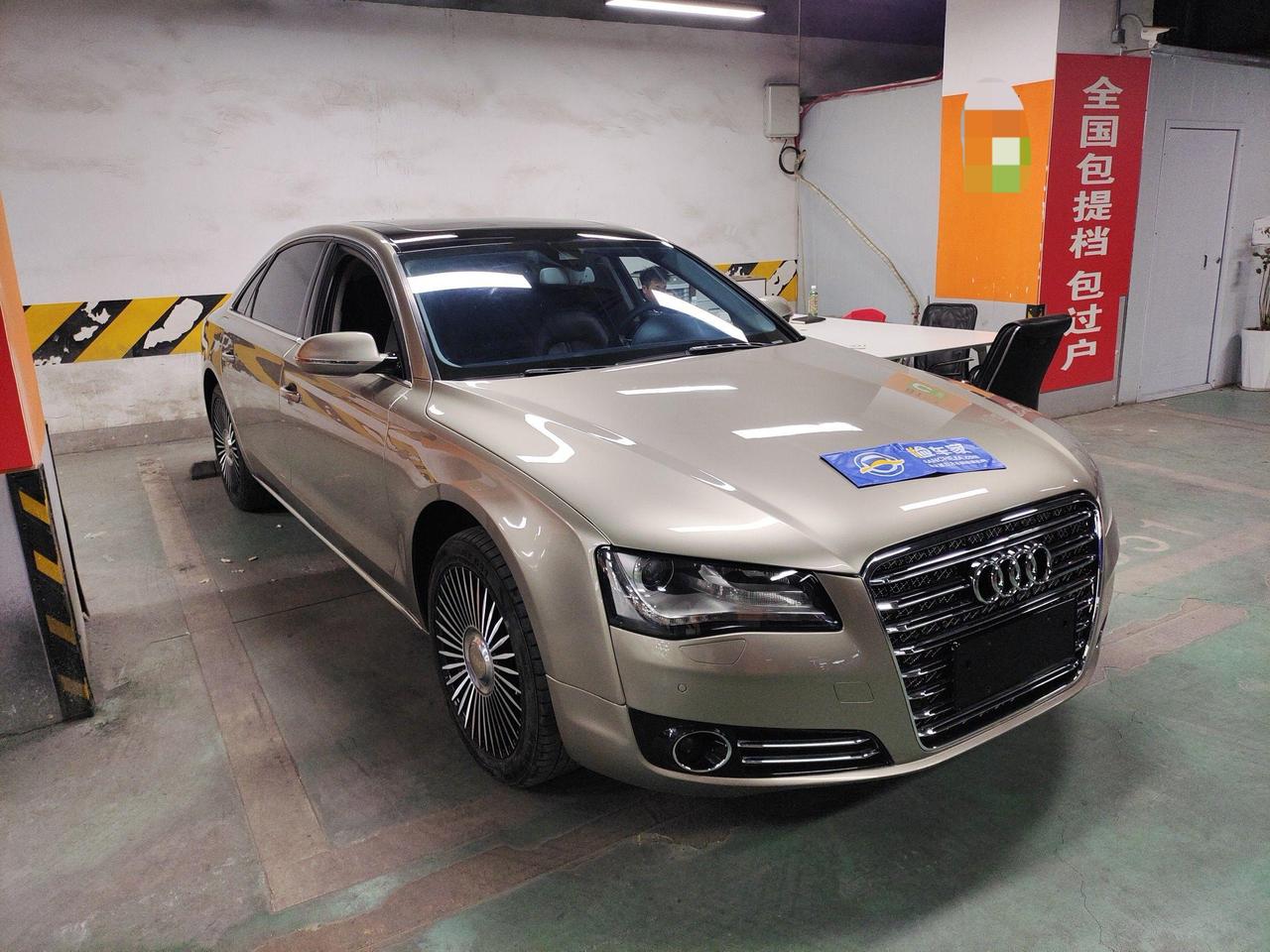 当年风光满面，如今机油横流，十五年前的奥迪A8，只配卖废铁？前两天验了一台奥迪