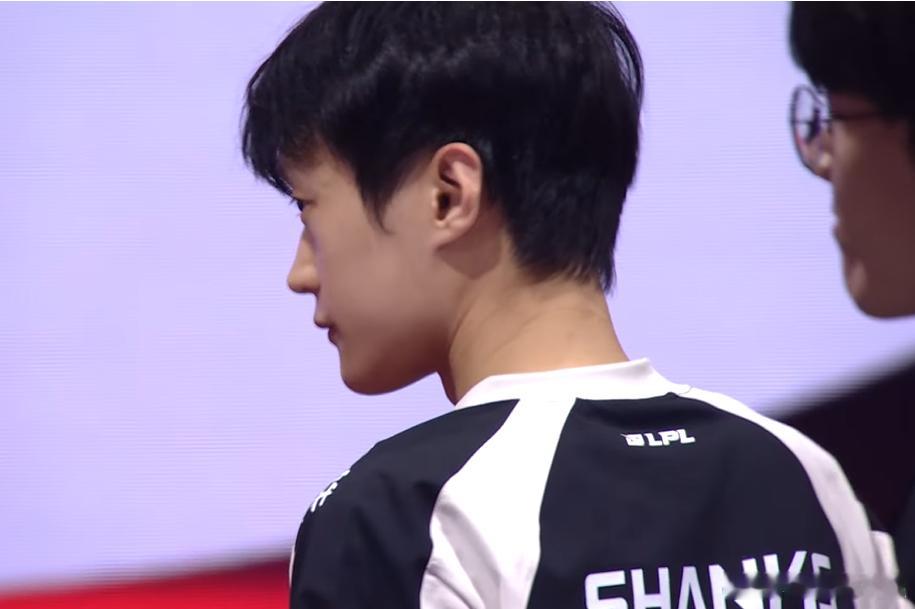 技不如人没什么好说的，AL连输两局止步MSI败决，T1挺进决赛再战GEN，LCK