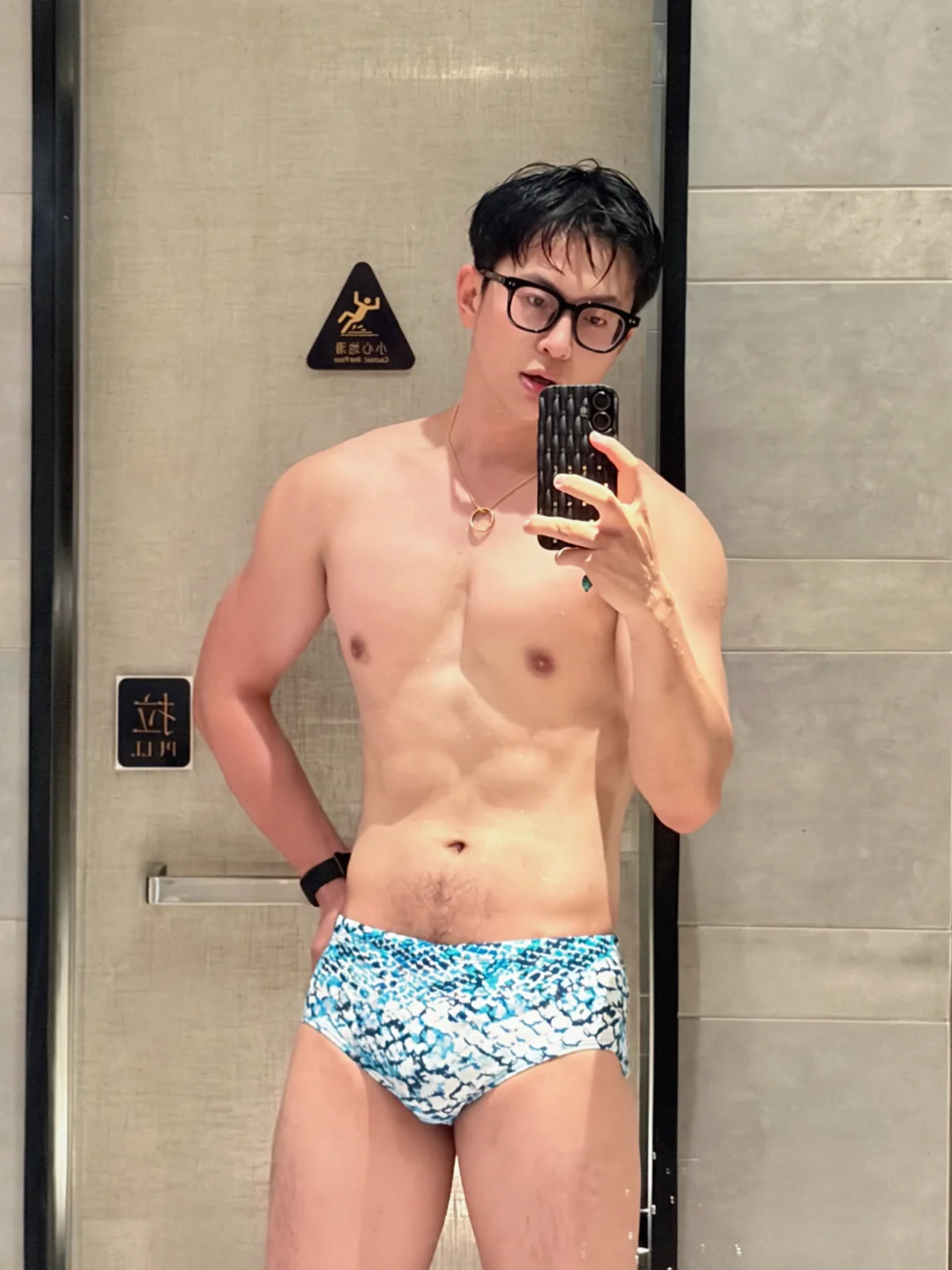 蝶泳的腰 夺命的刀