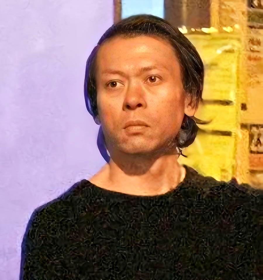 有家底就能扛风浪？看“麻油王子”容锦昌，1968年生于香港，父亲开麻油厂，却不