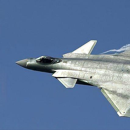 酸到牙疼！美媒喊制空权“共享”真相竟是被中国战机产能碾压2025年12月