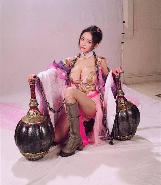 在电影中,不知道潘春春和姜恩惠,能否一较高下?
