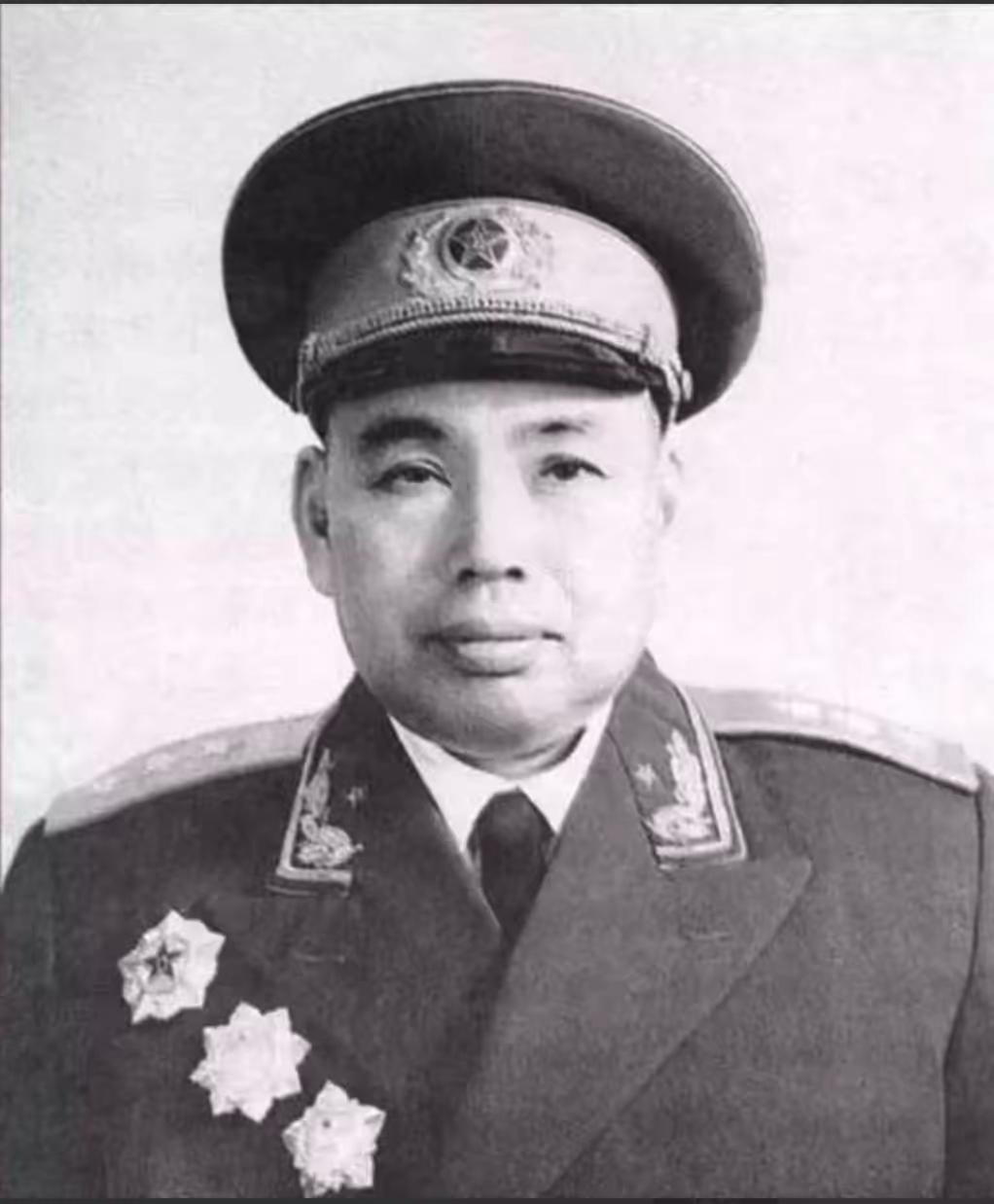 1969年，许世友用一桌野味宴请刘伯承。刘伯承见菜问道：“这么一桌美味，要花不少