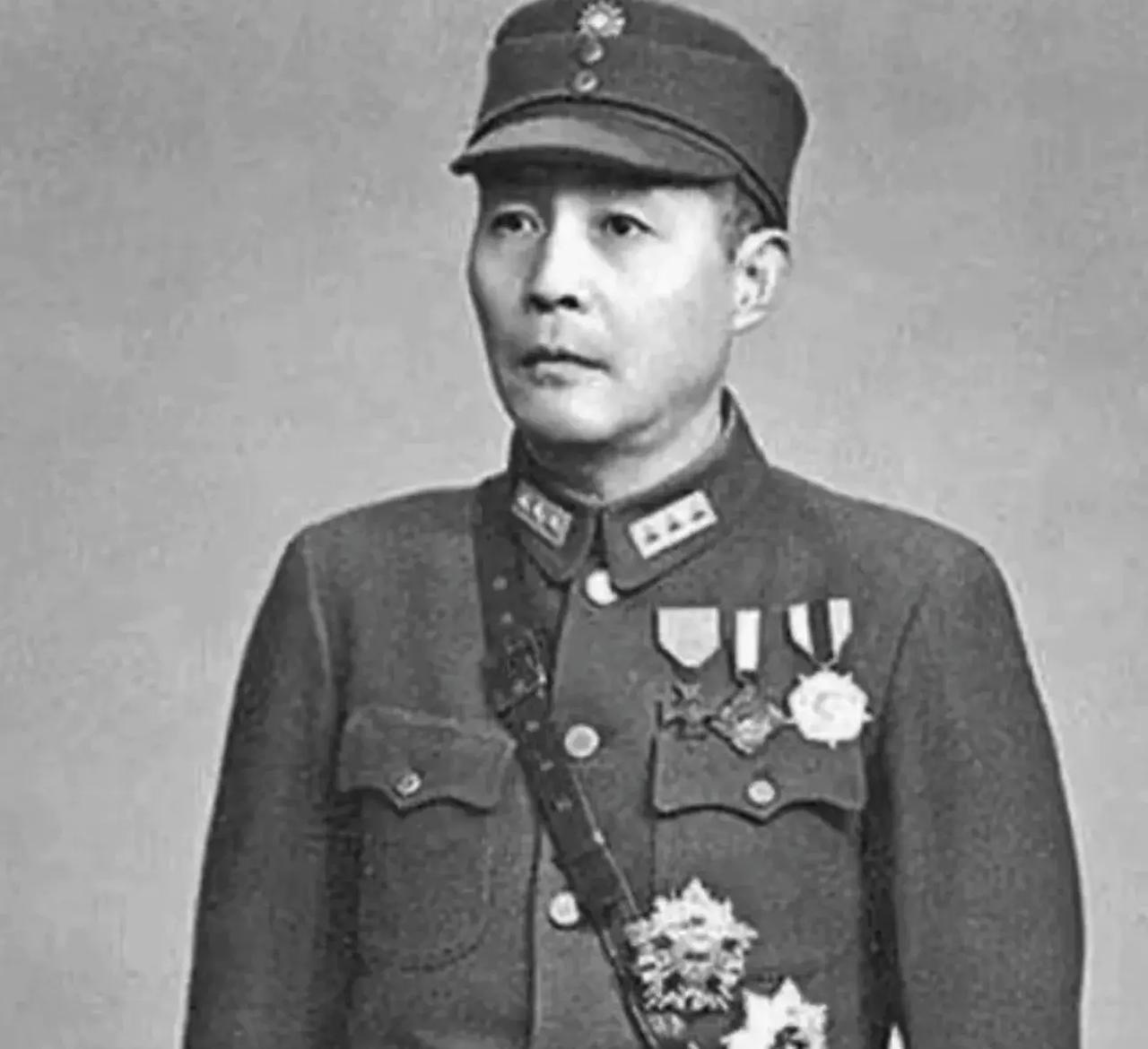 1938年，军统副站长指着钱大钧鼻子骂：“老东西，别以为肩上有几颗星，就敢在军统