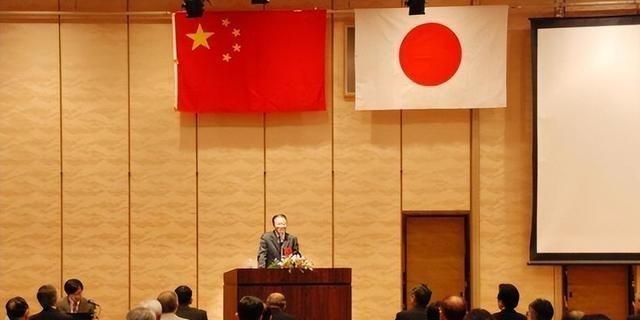 中日友好的时候,确实日本对于中国提供了巨大的帮助,管理,技术,投资,教育,方方面