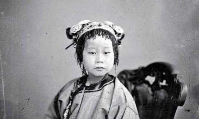 1854年，英国一商船偷载了47名中国幼女出发，其中最大的只有8岁，谁都想不到，