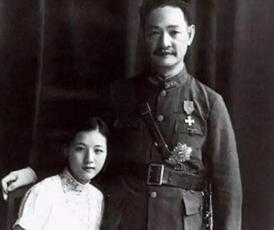 1968年，86岁的程潜因病去世，他49岁的妻子领着6个还没长大的女儿，忐忑不安