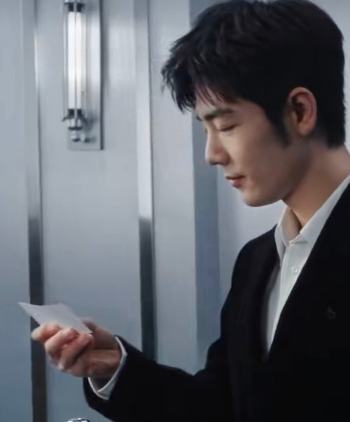 肖战拉夫劳伦最新大片，矜贵优雅清俊，真的是王子