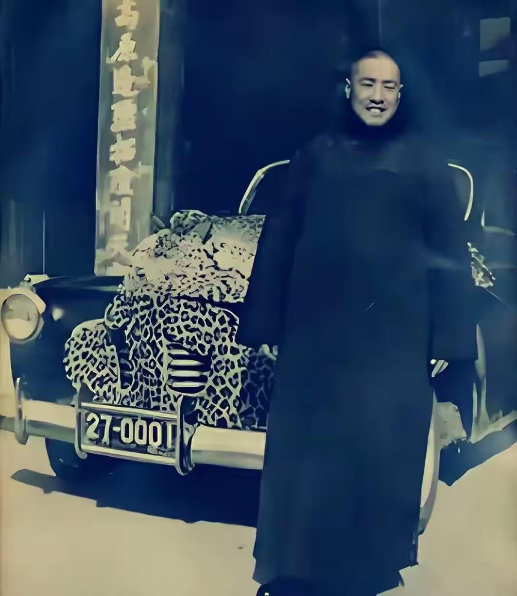 1949年，马步芳乘坐飞机逃到台湾后，被蒋介石下令撤职，这让他倍感沮丧，失落，为