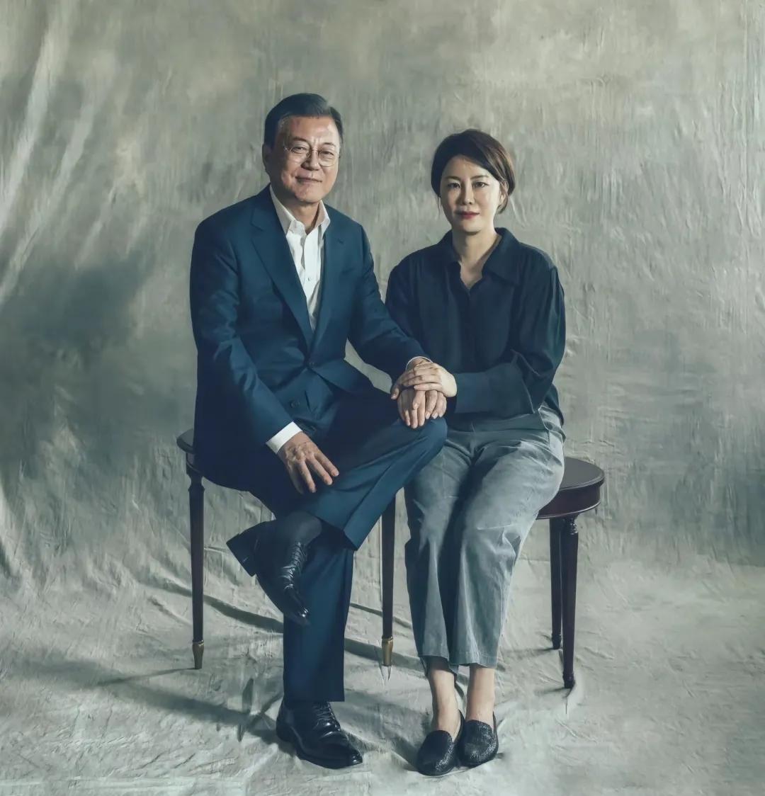 文在寅的女儿文多惠被罚款1500万韩元。按照现在韩元对人民币的汇率，1500万韩