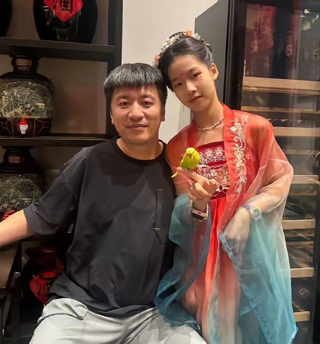 张雪峰走了，他最大的放不下的，估计不是他的公司，也不是他的教育事业，而是