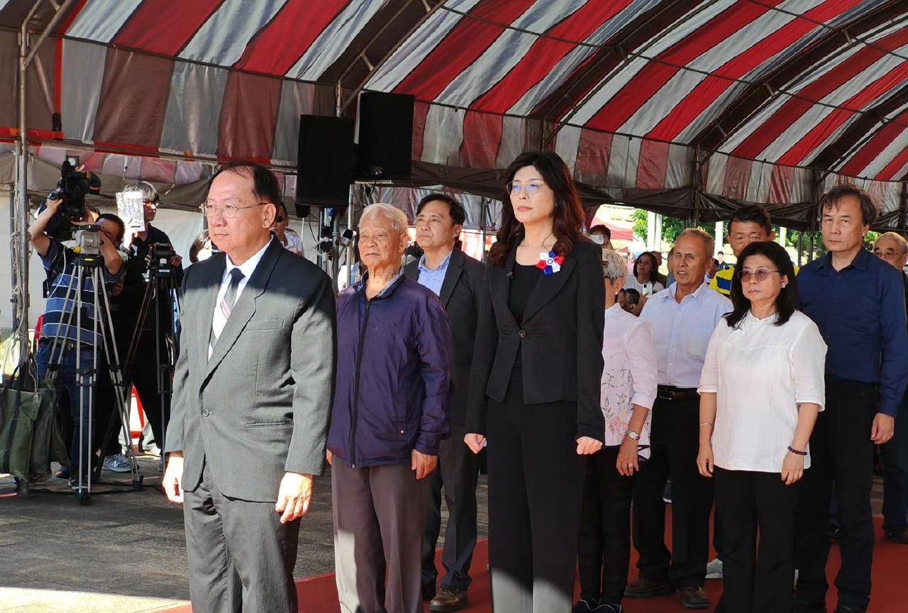 郑丽文开始强力反击了，民进党终于要颤抖了，国民党内的某些人应该汗颜了郑丽文参选