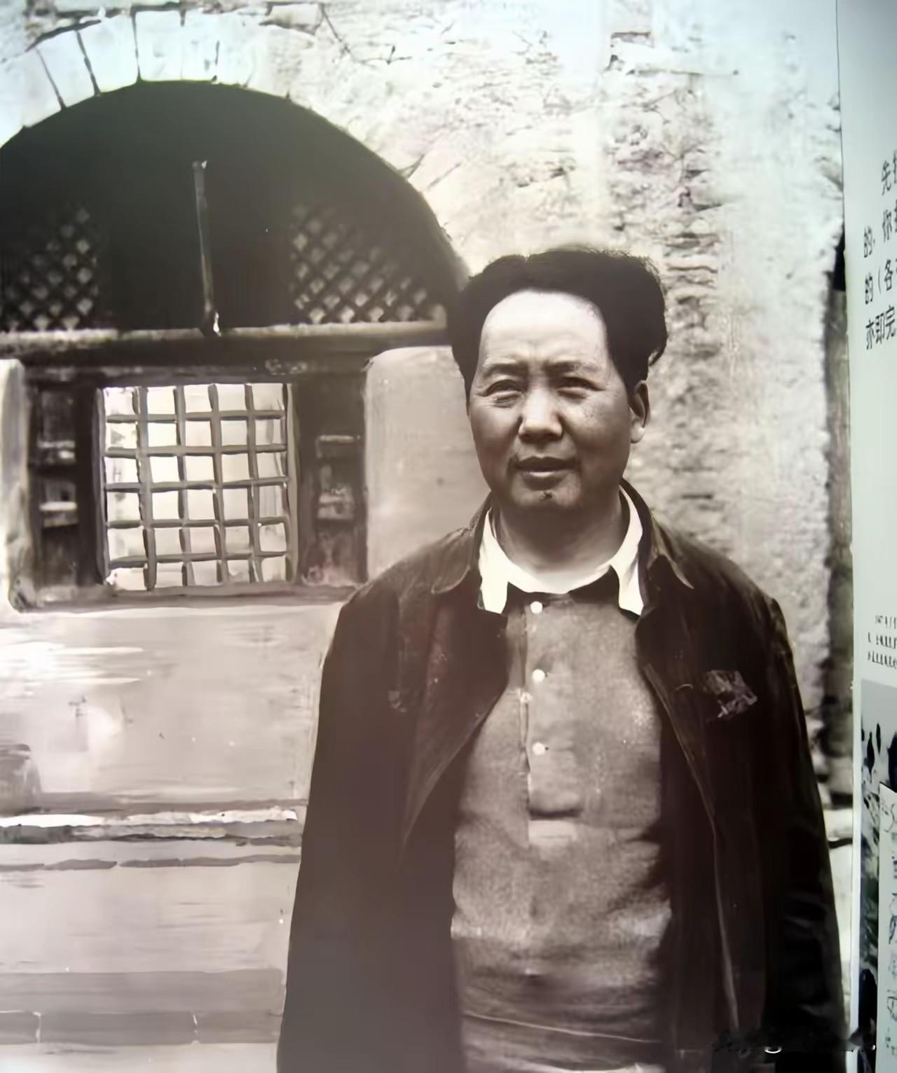 毛主席曾对贺子珍说过，他最怕的就是听穷苦老百姓的哭声，看到他们流泪，他也忍不住要