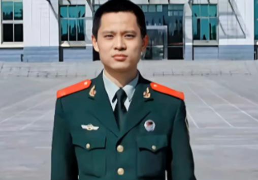 2011年，22岁武警战士吴艳杰，击毙14名暴徒、救下6名人质，身中22刀壮烈牺