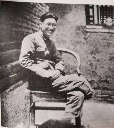 1949年，走投无路的徐梦秋找到刘伯承，低声求情想重回队伍。刘伯承深知其过往不敢