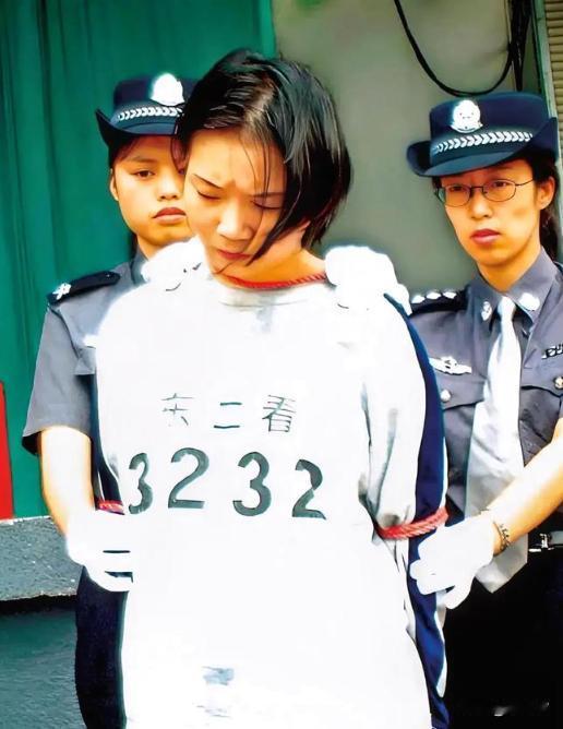 男友被执行死刑那天，她因怀孕改判活了下来，监狱里她说了一句话让人心头一颤2