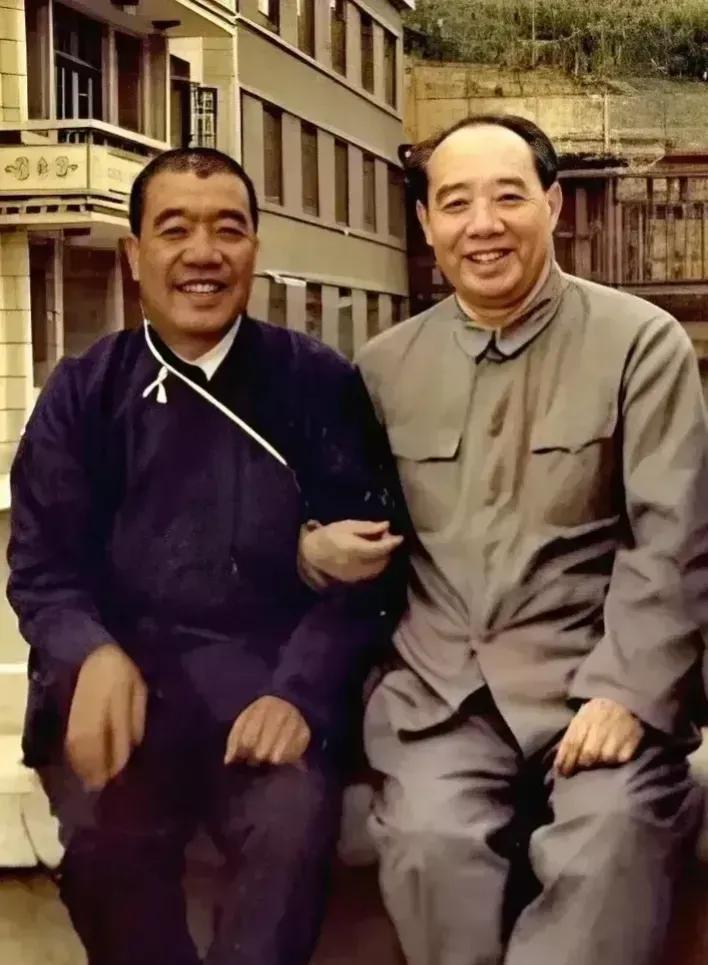 这张珍贵的照片拍摄于70年代，你们知道他们俩是谁吗？