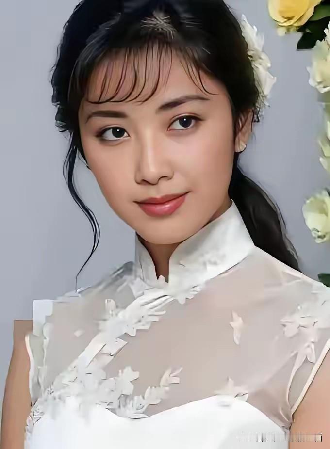 这才是人见人爱的气质型才女，既有美貌又有才华，演过《西游记》的女儿国国王一角，让