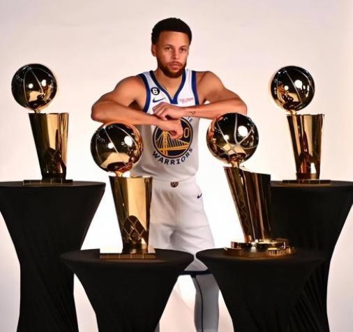 同样都是四冠，库里和詹姆斯谁的冠军更有含金量？咱先把话撂这儿，同样都是四冠在