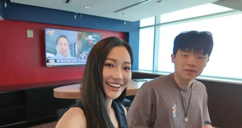 杨瀚森没进小绿屋的几点原因：1.虽然这次参选之前杨瀚森签约了富保罗的团队，但经