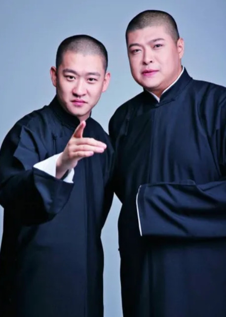2006年，曹云金参加央视的相声大赛，一路过关斩将。决赛前一天，郭德纲说:“你退