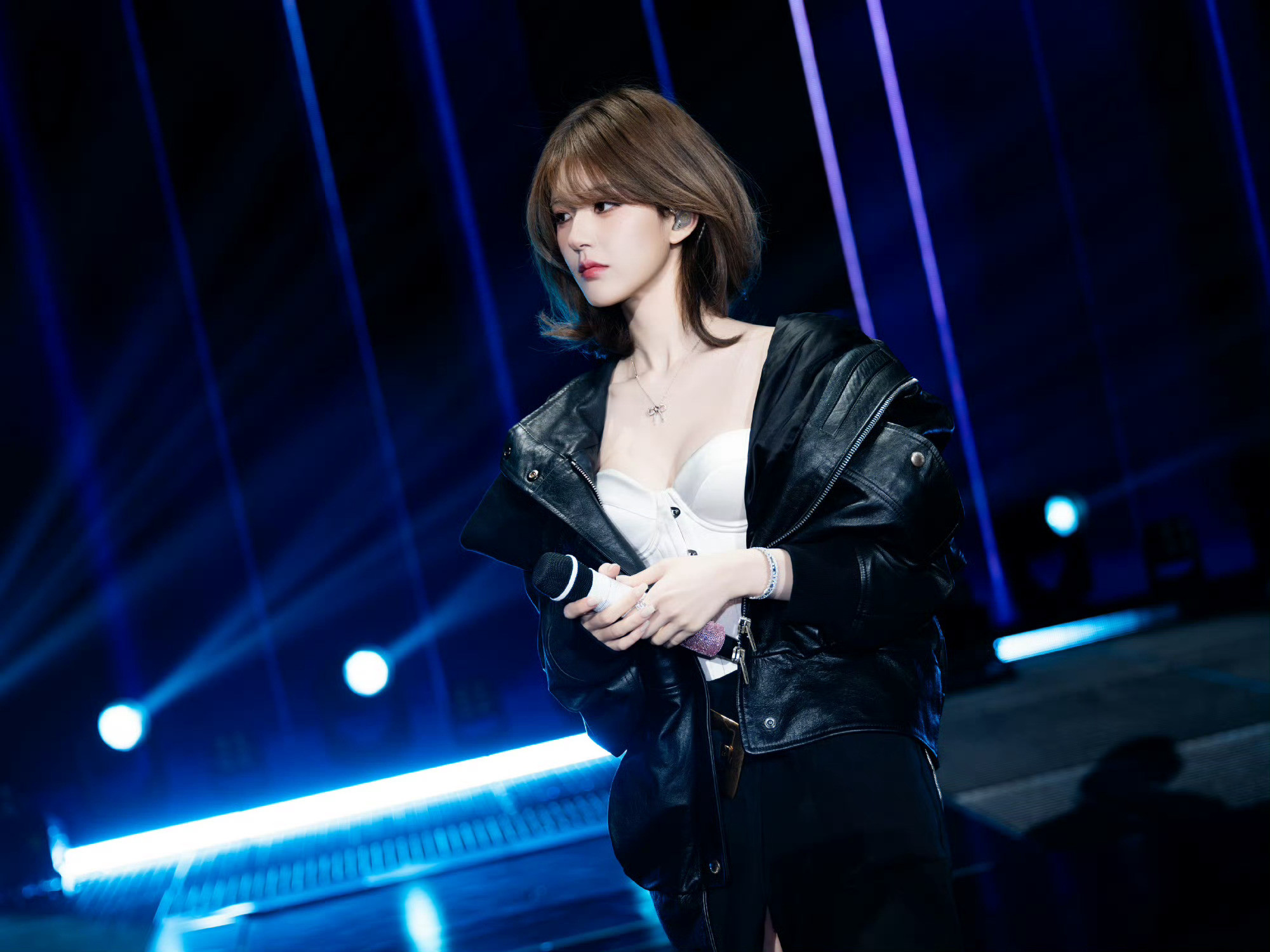 赵露思美貌暴击！这颜值是真实存在的吗！美到窒息！！