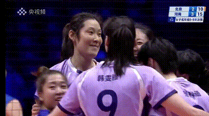 朱婷用一记石破天惊的暴扣，为这场3-2的硬仗画上圆满句号。这记绝杀扣球不仅是速