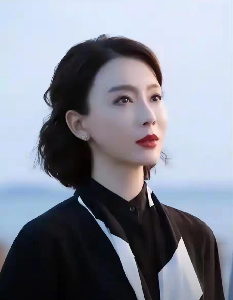 48岁陈数醒悟！14年婚姻为爱牺牲太多，一句感言戳哭无数人三料视后