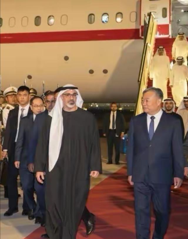 实在没办法了，阿联酋王储访华，形势已远超预判4月12号的时候，阿联酋阿布扎比