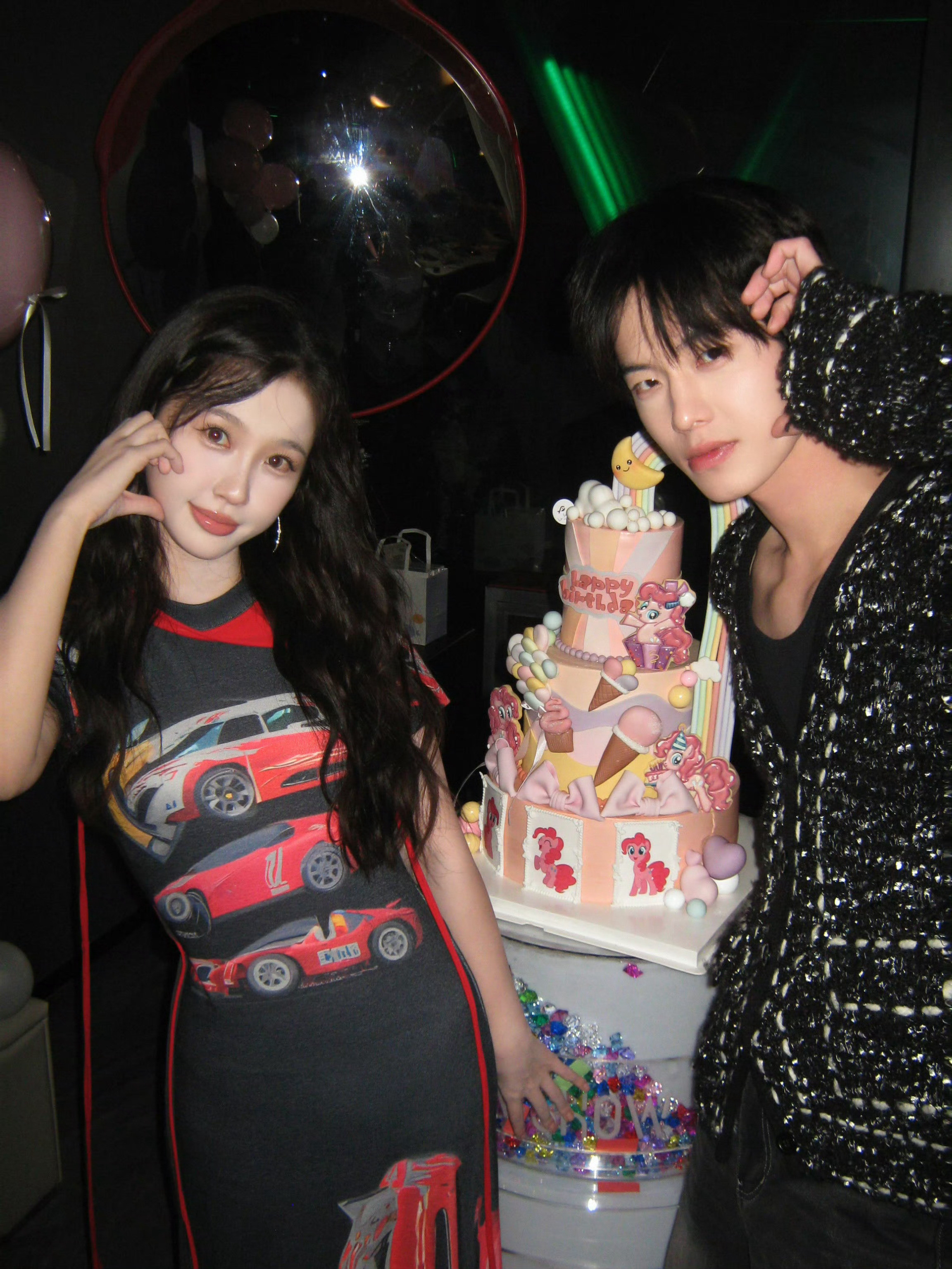 何与陪虞书欣过了两年生日何与又陪虞书欣过生日2024.和2025何与已经连续给