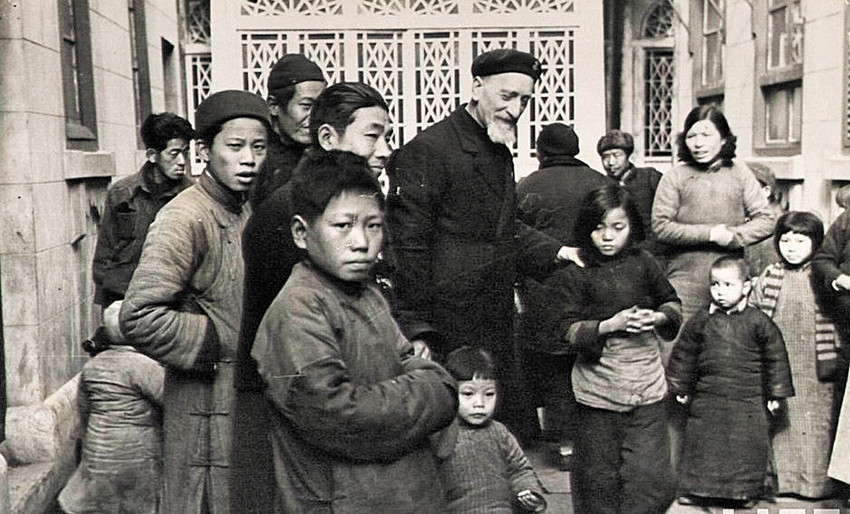 这位在上海生活了27年的法国人，抗战时期倡建上海南市难民安全区，于1937年到1