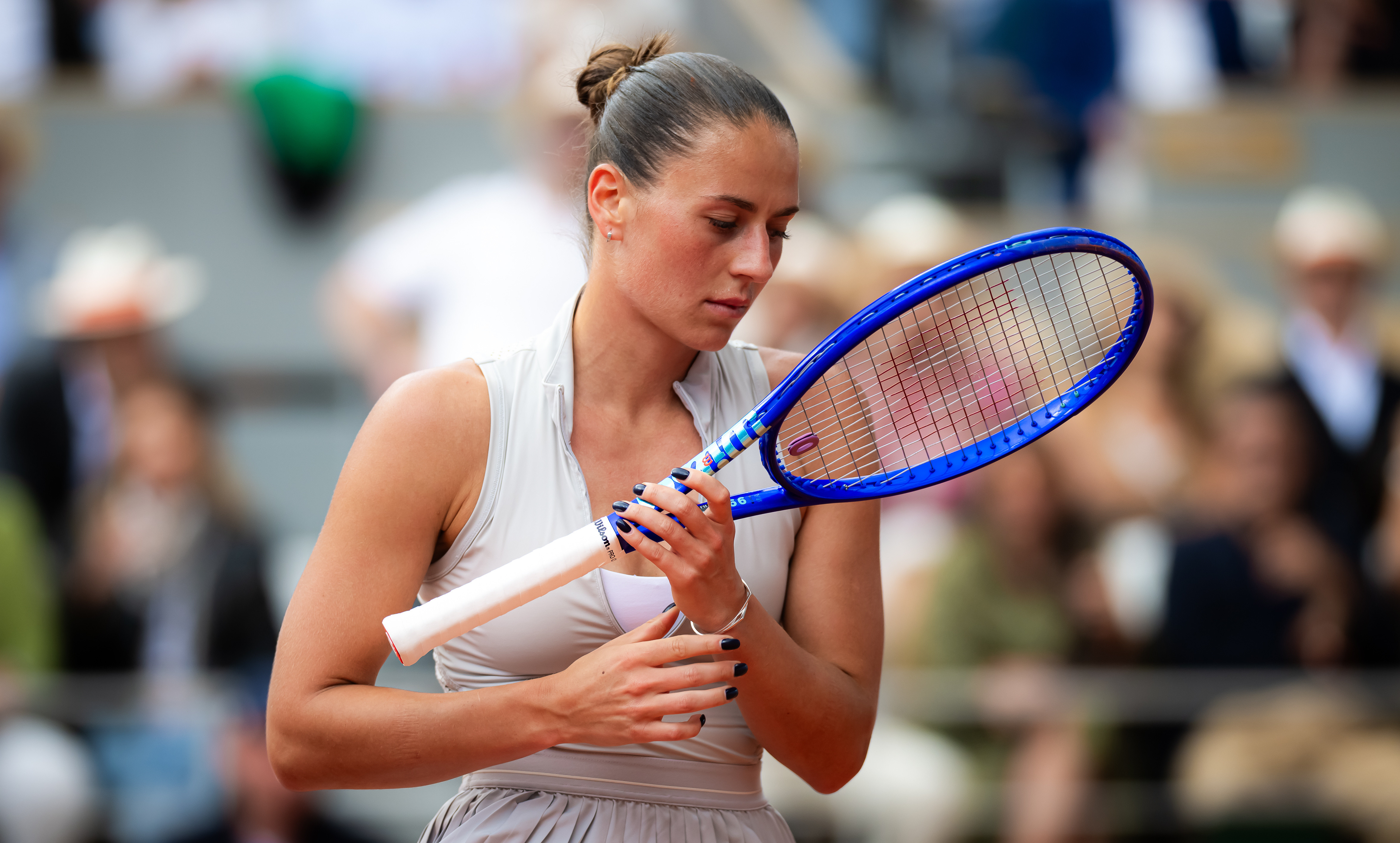 退赛消息🎙科斯秋克因伤退出WTA500伦敦站。维基奇将作为幸运落败者替代她的签