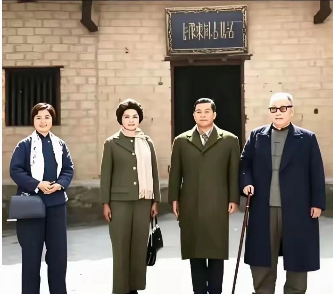 60年代，陈毅夫妇与西哈努克亲王以及王后在湖南韶山时的留影。