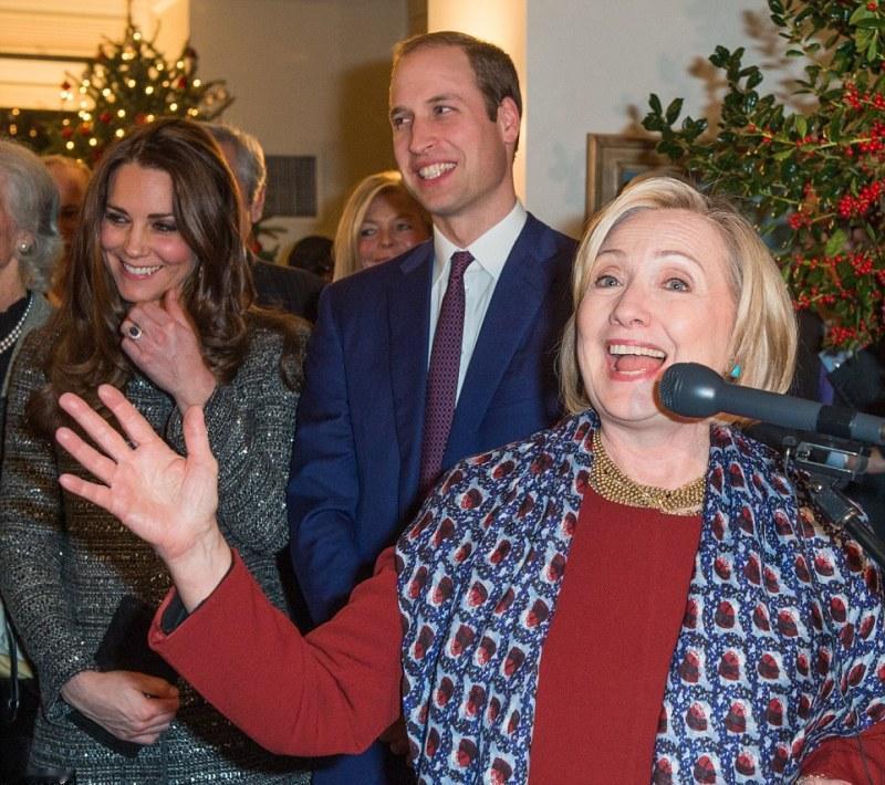 希拉里和威廉夫妇会面，他们握手言欢。那时凯特还健康，如今她成了患癌病人，真是天有