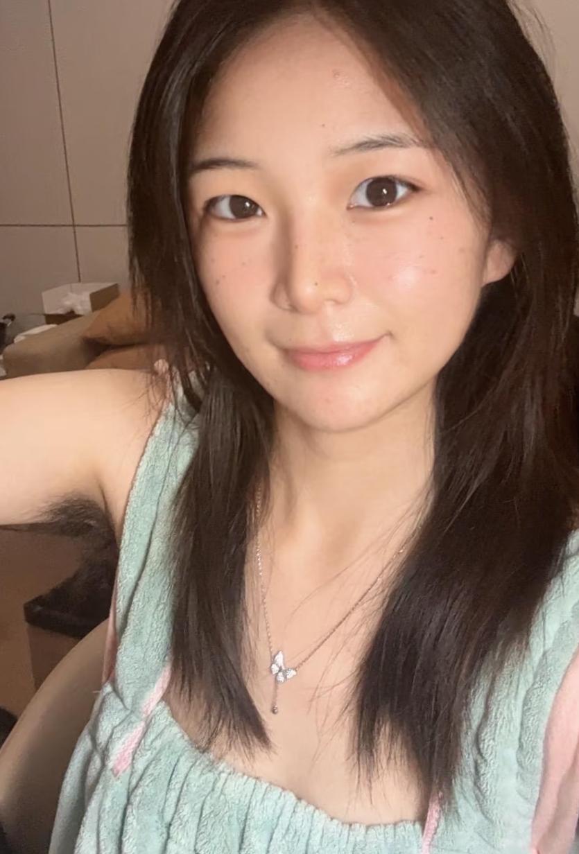 婆媳关系真难处，曾经十指不沾阳春水的美少女，如今已是十年媳妇熬成婆，感觉自己的身