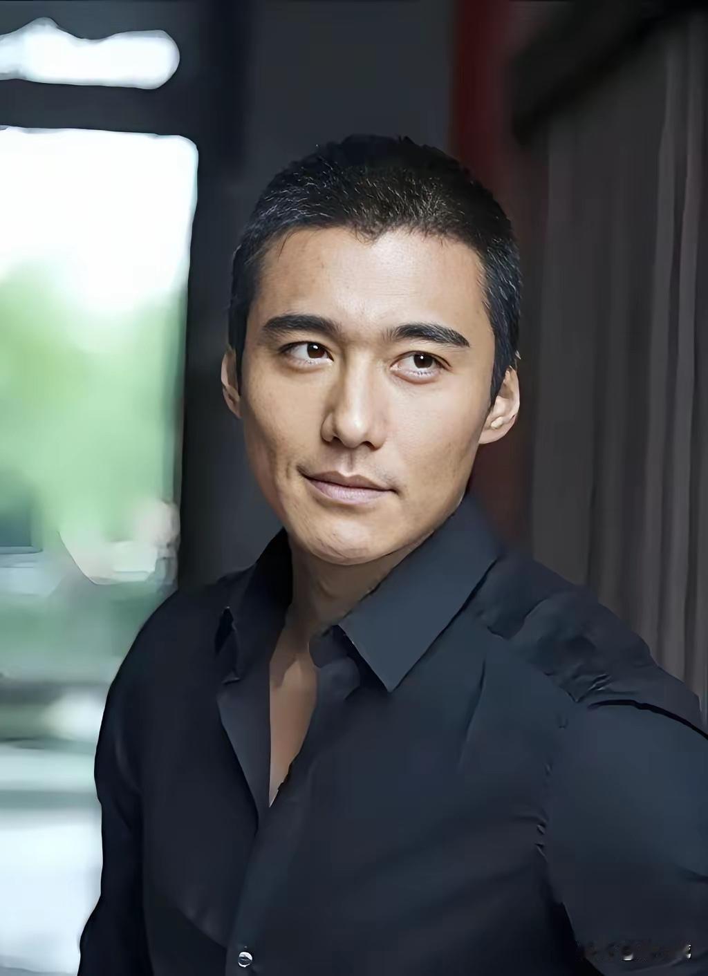 胡兵和灌篮高手的发型，或许是亚洲男性最适合的阳光发型。简单清爽，有朝气。而不是现