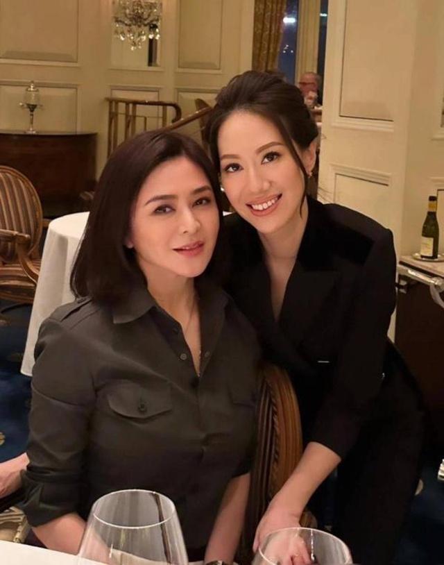 年过63岁的关之琳近日现身圈内好友私人生日宴，同场还有吕良伟夫妇、甄子丹妻子汪诗