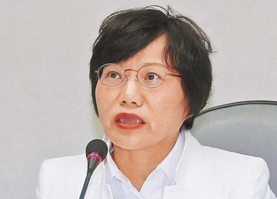 “台独”顽固分子刘世芳，被大陆点名制裁后一直强装淡定。现在终于装不下去了，急忙发